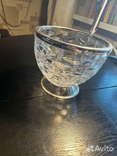 Хрустальная ваза