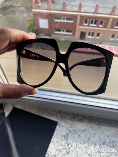 Солнцезащитные очки Max Mara