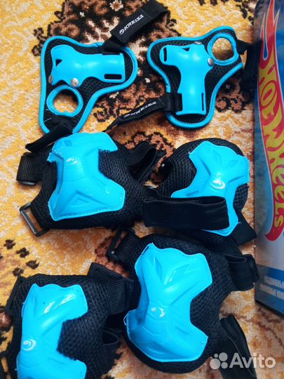 Роликовые коньки Hot wheels+защита
