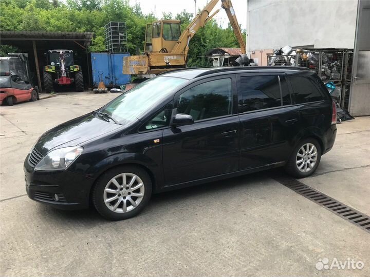 Разбор на запчасти Opel Zafira B 2005-2012