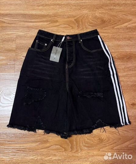 Шорты balenciaga adidas distressed на руках