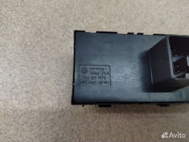 Блок кнопок стеклоподъёмников VW Touareg GP