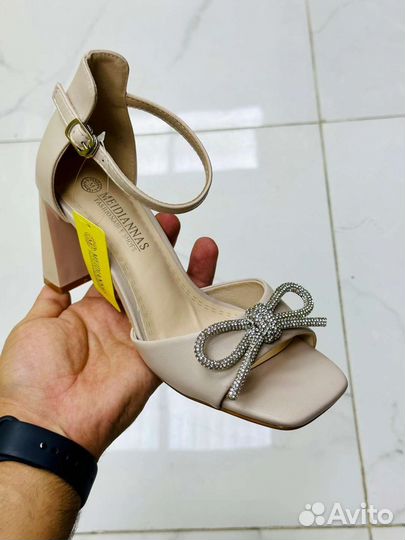 Босоножки 40