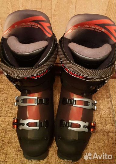 Горнолыжные ботинки 