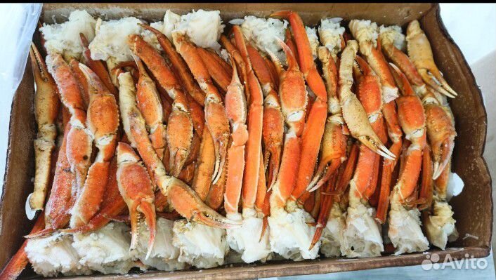 Стейк дв лосося и конечности краба Стригуна