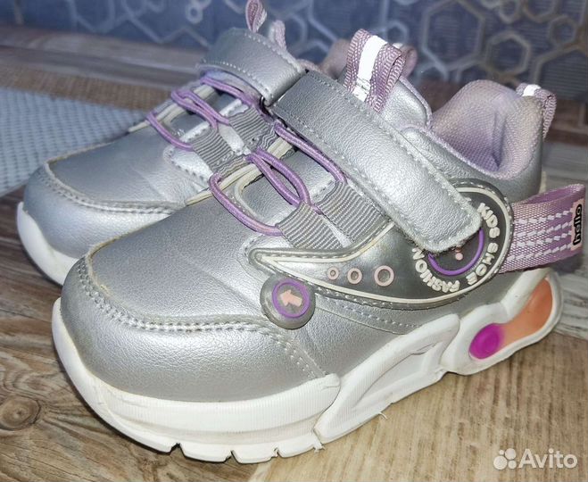 Кроссовки для девочки