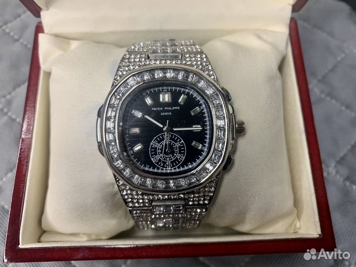 Часы Patek Philippe Nautilus