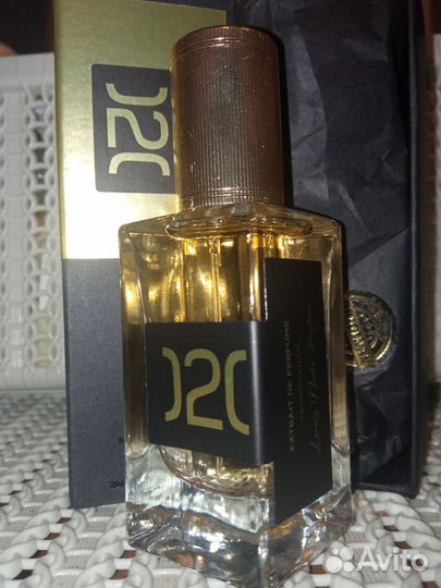 Escentric molecules 02 Молекула