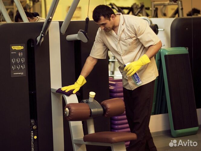 Клинер/уборщик в фитнес-клуб сжм