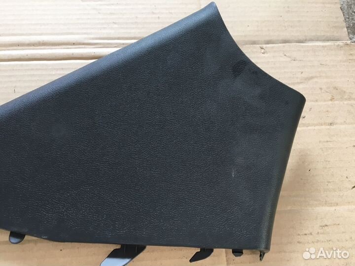 Обшивка задней стойки Hyundai Solaris 1 (5541)