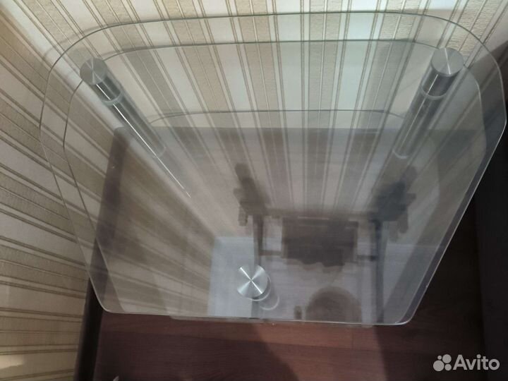 Стеклянная тумба под тв