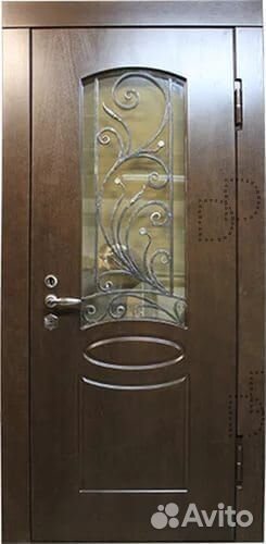 Уличная входная дверь в загородный дом