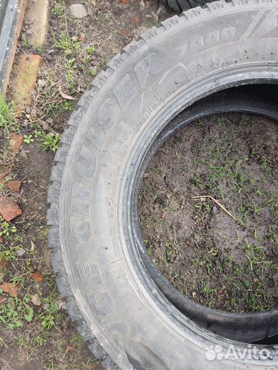 Bridgestone Ice Cruiser 7000 215/65 R16 98T