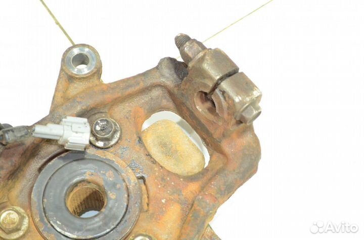 Кулак поворотный передний правый Nissan Armada