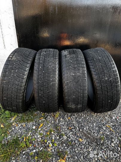 Bridgestone Blizzak DM-V1 215/60 R17 96R
