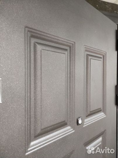 Дверь входная металлическая