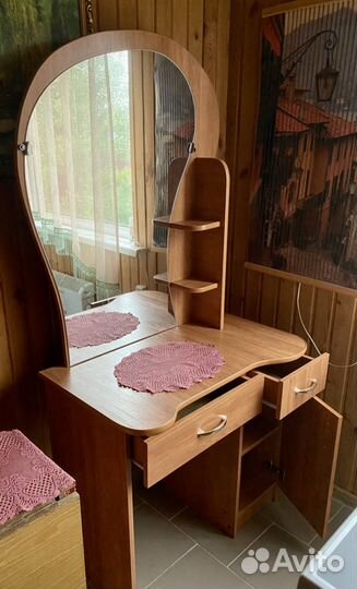 Дамский столик