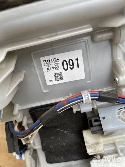 Печка Lexus LS600HL 2007-2012г UVF46, 2urfse