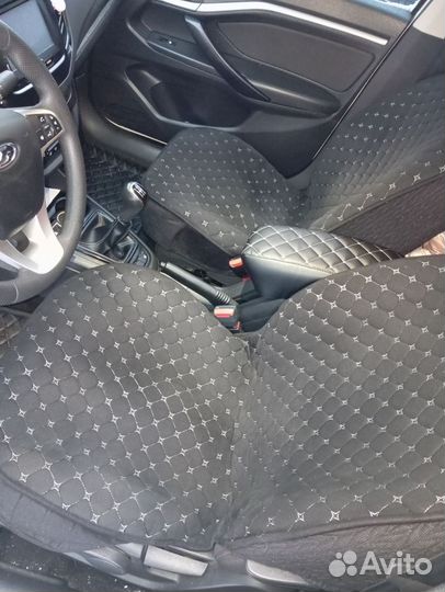 Комплект накидки на LADA Весту