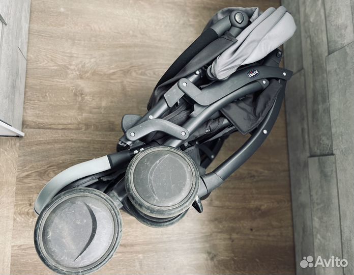 Коляска прогулочная Chicco simplicity