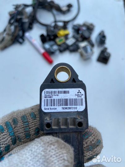 Датчик airbag Mitsubishi Lancer