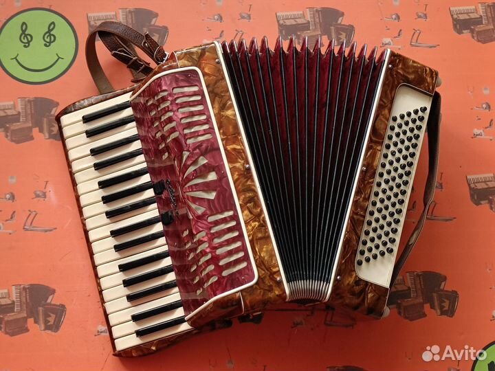 Старый новый аккордеон Аккорд Янтарный красавец