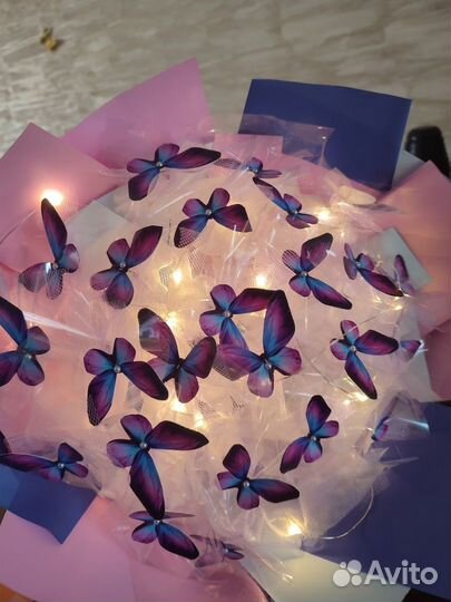 Букет из бабочек со стразами в наличии