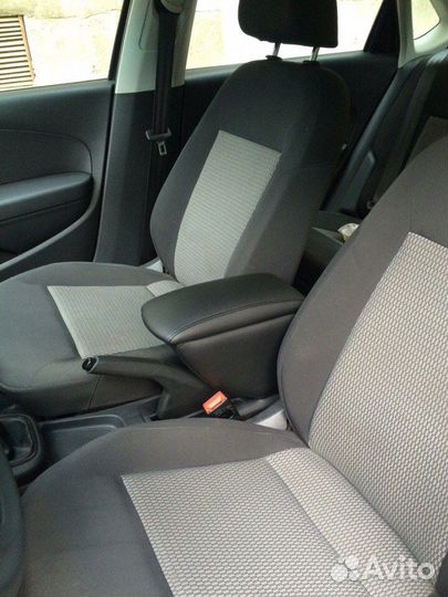 Подлокотник Фольксфаген Поло 5, 6 Volkswagen Polo