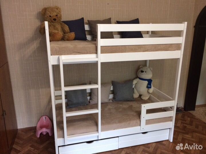 Двухъярусная кровать