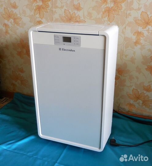 Кондиционер мобильный Electrolux eacm-10DR/N3