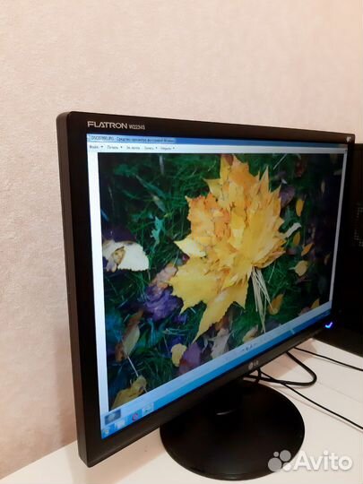 Монитор LG Flatron 22'