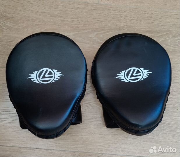 Боксерская лапа larsen