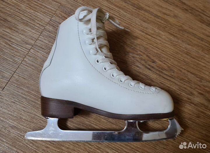 Фигурные коньки Wifa 29L