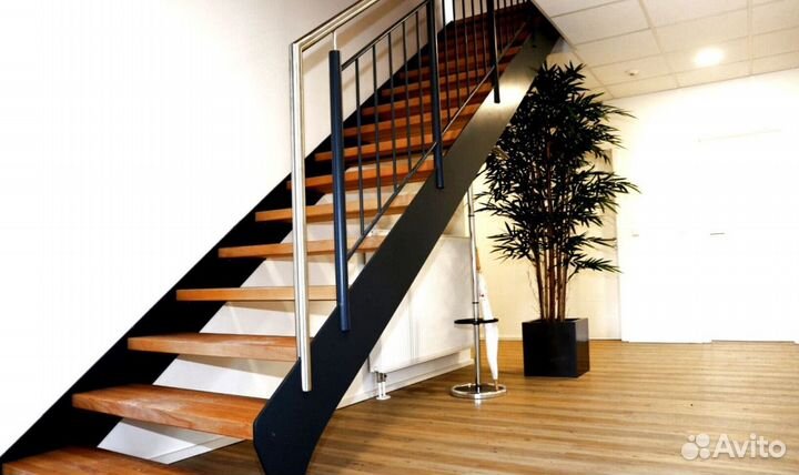 Лестничиный металлокаркас