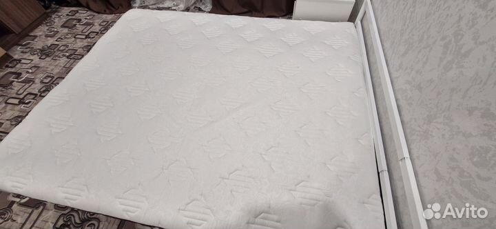 Продам кровать железную с матрасом