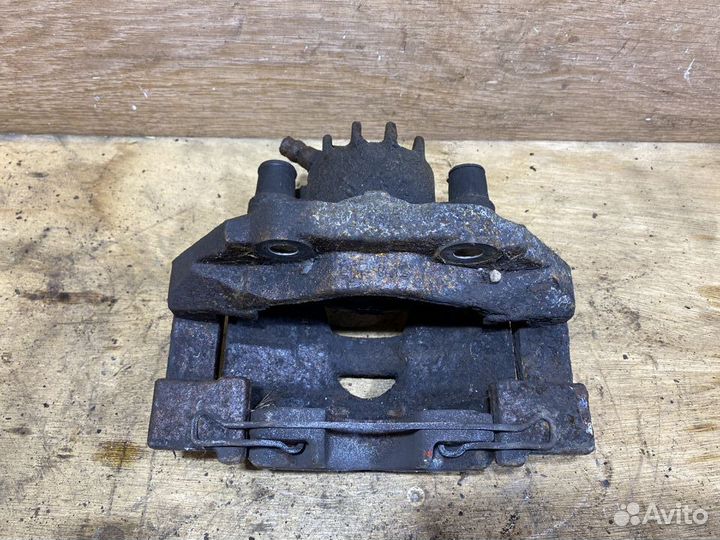 Суппорт передний левый Citroen Berlingo 2 B9 S118