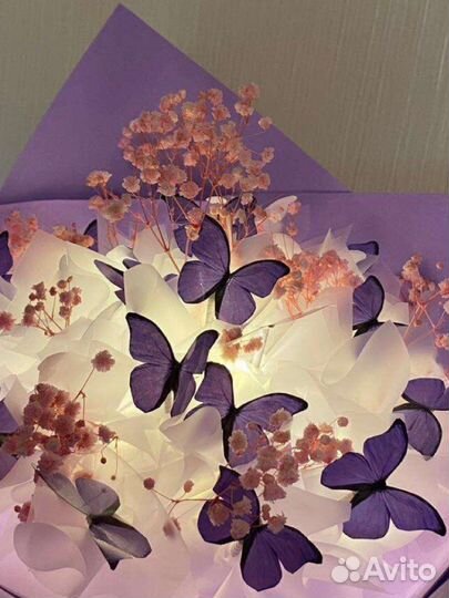 Букет из бабочек с гипсофилой