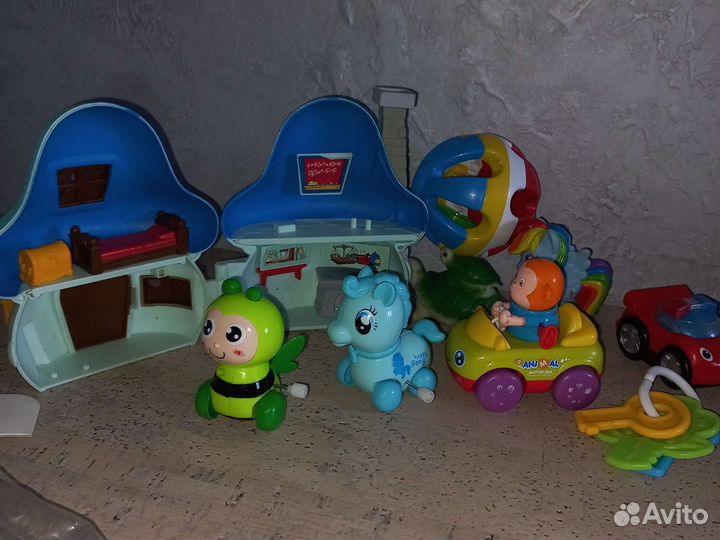 Домик смурфиков, игрушки заводилки, инерционные