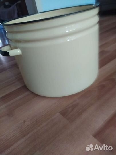 Кастрюля эмалированная