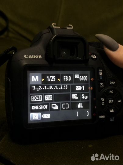 Зеркальный фотоаппарат