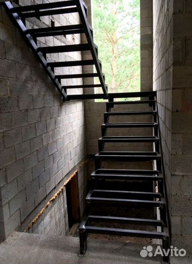 Лестница в дом или квартиру
