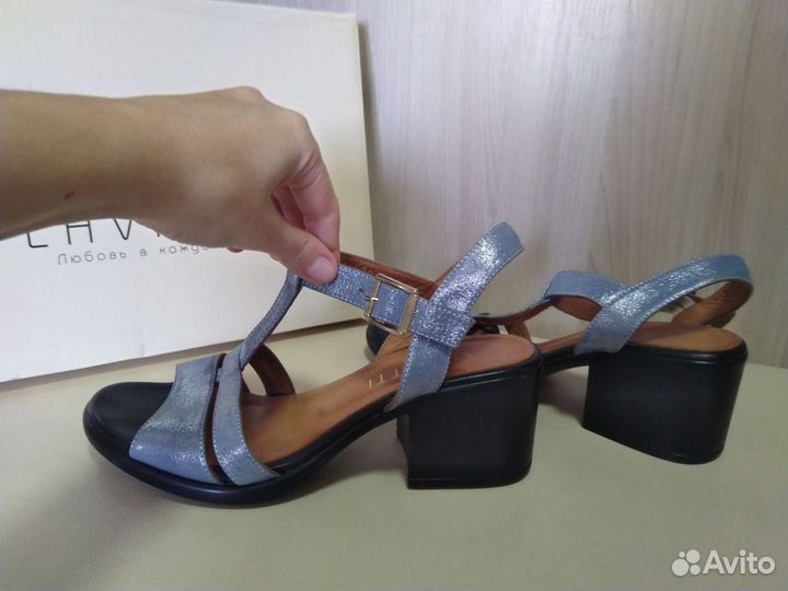 Босоножки женские кожаные 38 размер новые
