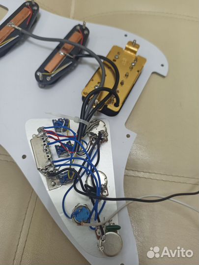 Пикгард для электрогитары стратокастер H-H-H