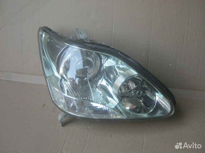 Фара правая Lexus LS430 рестайлинг