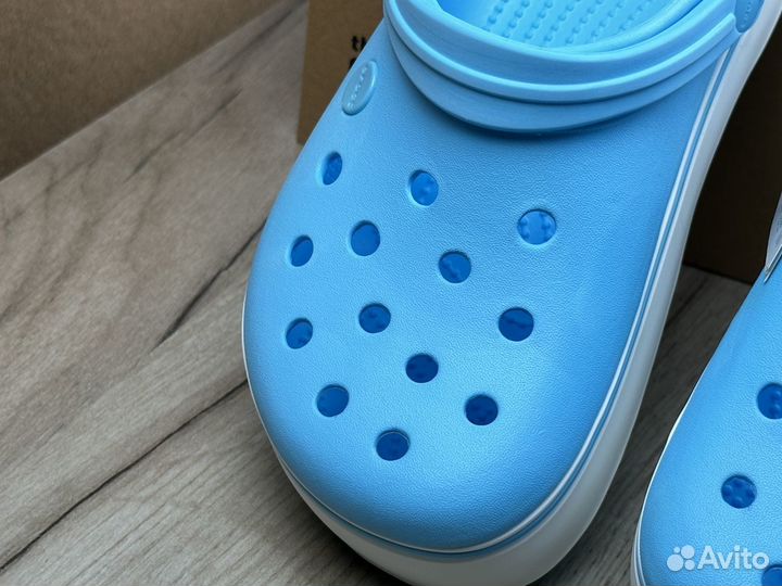 Crocs blue