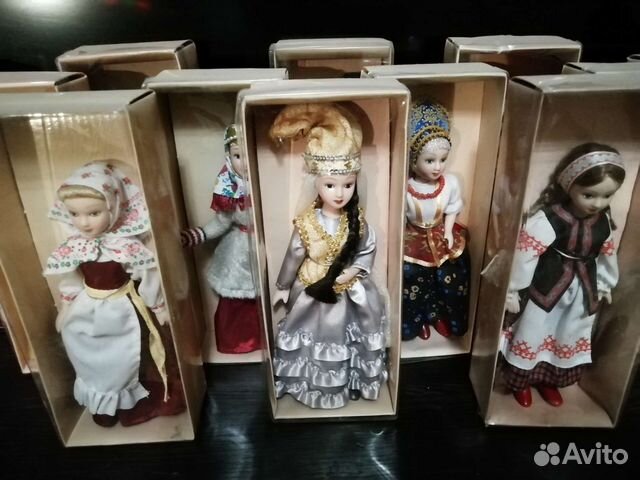 Фарфоровые куклы народов мира