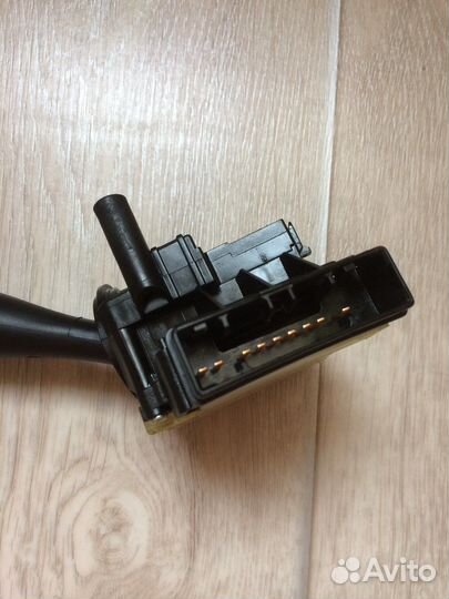 Подрулевой переключатель света фар левый