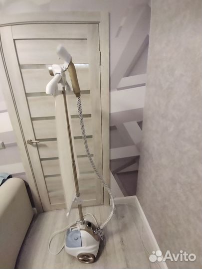 Отпариватель для одежды вертикальный