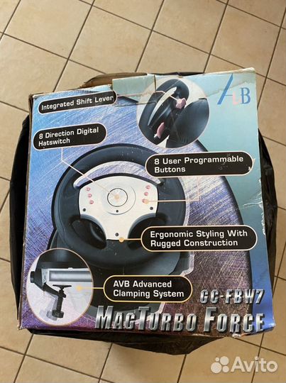 Игровой руль с педалями