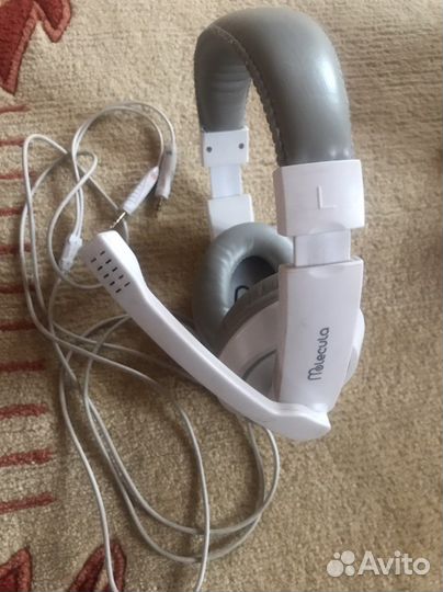 Проводные наушники